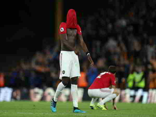 Paul Pogba bị chỉ trích khi sút hỏng phạt đền trong trận MU gặp Wolverhampton