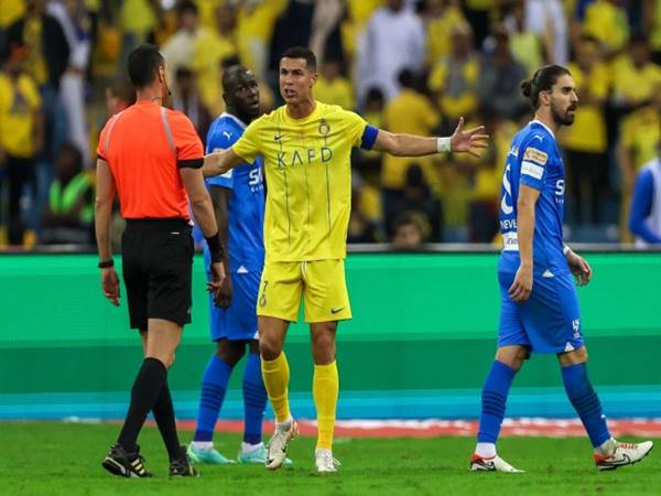 Tin bóng đá 2/12: Al Nassr thua 0-3 trong ngày Ronaldo tịt ngòi