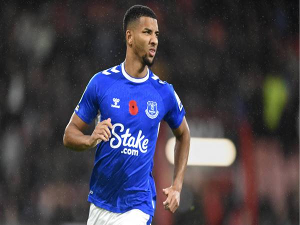 Mason Holgate trong màu áo Everton