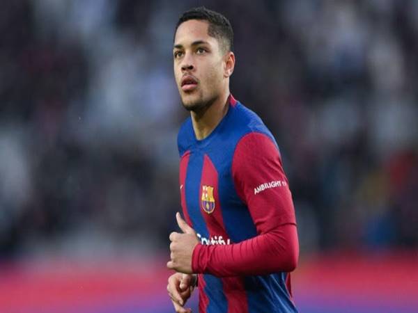 Tin Barca 21/2: Barcelona quyết định bán đứt Vitor Roque