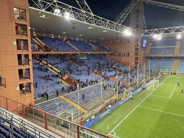 Một góc khán đài sân vận động Genoa
