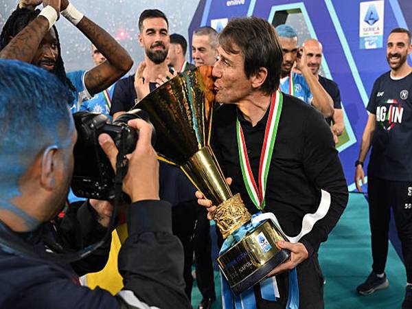 CLB Napoli mùa 2025-26: Conte sẽ bay với cánh chim De Bruyne