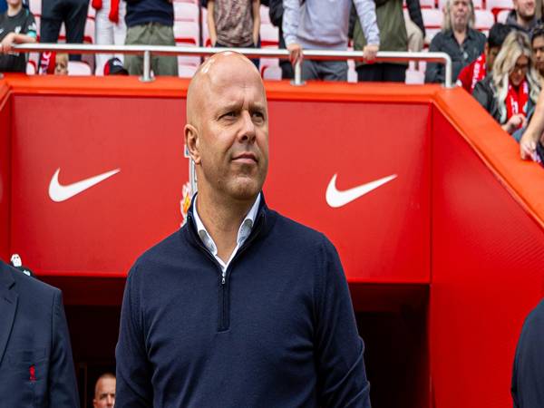 Tin Liverpool: HLV Arne Slot khen ngợi 3 cầu thủ sau trận hòa